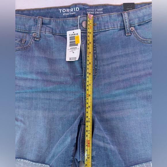 Brand new Torrid Vintage Stretch Jean Shorts - Picture 5 of 7